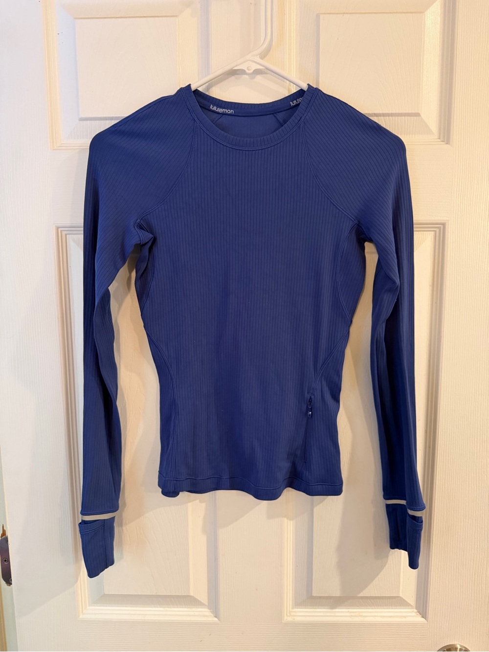 lululemon athletica Long-Sleeve Ribbed Crew Top - Deep Blue. Size 2